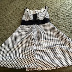 Max Studio Black and White Women’s Dress. Classic pattern and super lightweight